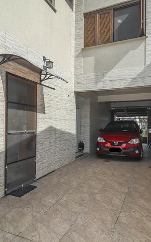 Casa à venda com 390m², 4 quartos e 4 vagasGaragem