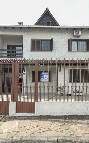 Casa à venda com 390m², 4 quartos e 4 vagasFachada