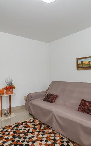 Casa à venda com 390m², 4 quartos e 4 vagasSala