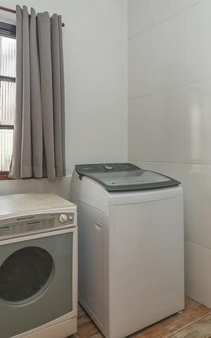 Casa à venda com 390m², 4 quartos e 4 vagasLavanderia