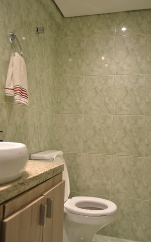 Apartamento à venda com 77m², 2 quartos e 1 vagaBanheiro Social