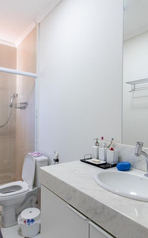 Casa à venda com 450m², 4 quartos e 5 vagas Casa à venda com 450m², 4 quartos e 5 vagasBanheiro
