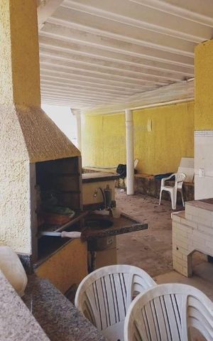 Casa à venda com 228m², 3 quartos e 4 vagas