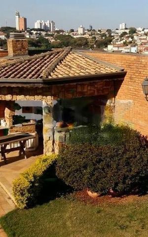 Casa à venda com 330m², 3 quartos e 2 vagas