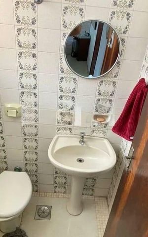 Casa à venda com 220m², 4 quartos e 2 vagas