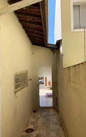 Casa à venda com 220m², 4 quartos e 2 vagas