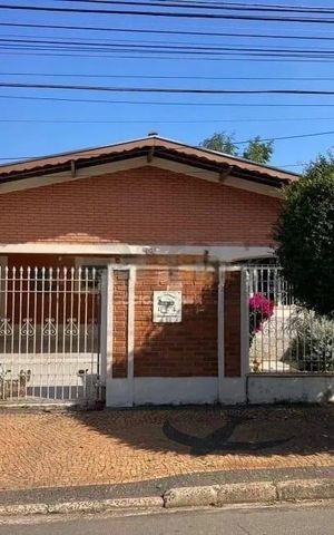 Casa à venda com 220m², 4 quartos e 2 vagas