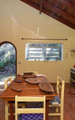 Casa para alugar com 384m², 4 quartos e 2 vagas Casa para alugar com 384m², 4 quartos e 2 vagasCozinha
