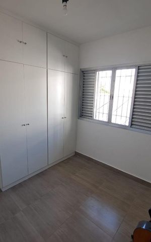 Casa à venda com 225m², 3 quartos e 3 vagas Casa à venda com 225m², 3 quartos e 3 vagasQuarto 2