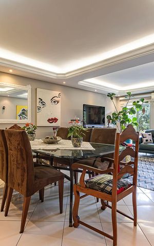 Apartamento à venda com 118m², 3 quartos e 2 vagas Apartamento à venda com 118m², 3 quartos e 2 vagasSala