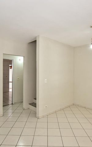 Casa para alugar com 90m², 3 quartos e 2 vagasSala