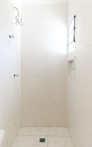 Apartamento à venda com 82m², 2 quartos e 2 vagas Apartamento à venda com 82m², 2 quartos e 2 vagasBanheiro da Suíte 1