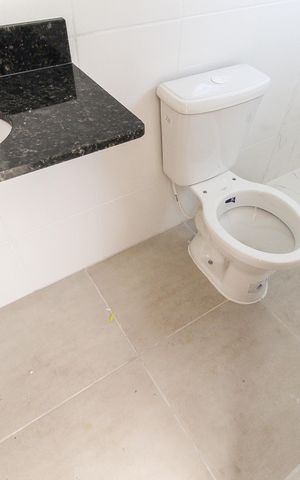 Apartamento à venda com 82m², 2 quartos e 2 vagas Apartamento à venda com 82m², 2 quartos e 2 vagasBanheiro da Suíte 1