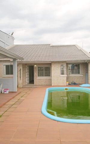 Casa para alugar com 85m², 2 quartos e 2 vagasFachada