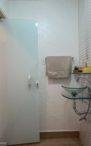 Casa à venda com 183m², 3 quartos e 2 vagas Casa à venda com 183m², 3 quartos e 2 vagasLavabo 2