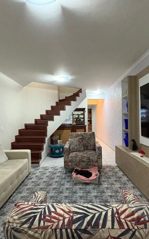 Casa à venda com 183m², 3 quartos e 2 vagas Casa à venda com 183m², 3 quartos e 2 vagasSala