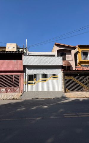 Casa à venda com 183m², 3 quartos e 2 vagas Casa à venda com 183m², 3 quartos e 2 vagasFachada