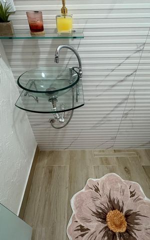 Casa à venda com 183m², 3 quartos e 2 vagas Casa à venda com 183m², 3 quartos e 2 vagasLavabo 2