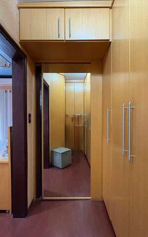 Casa à venda com 183m², 3 quartos e 2 vagas Casa à venda com 183m², 3 quartos e 2 vagasCloset da suíte