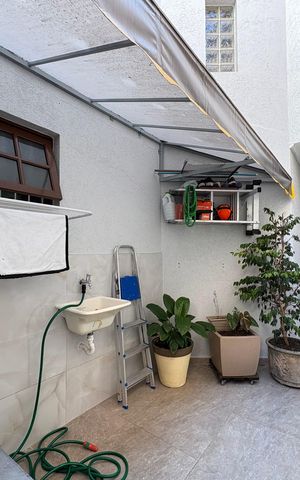 Casa à venda com 183m², 3 quartos e 2 vagas Casa à venda com 183m², 3 quartos e 2 vagasCorredor