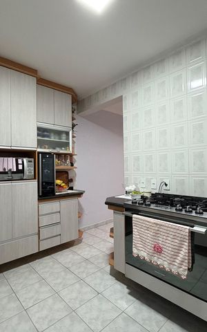 Casa à venda com 183m², 3 quartos e 2 vagas Casa à venda com 183m², 3 quartos e 2 vagasCozinha