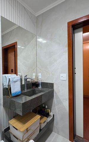Casa à venda com 183m², 3 quartos e 2 vagas Casa à venda com 183m², 3 quartos e 2 vagasBanheiro da Suíte