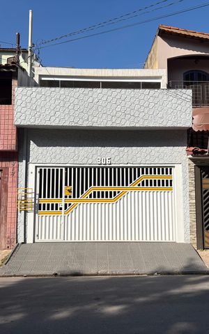 Casa à venda com 183m², 3 quartos e 2 vagas Casa à venda com 183m², 3 quartos e 2 vagasFachada
