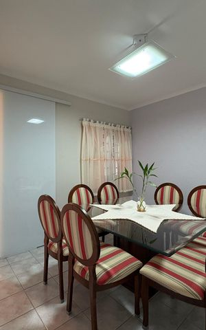 Casa à venda com 183m², 3 quartos e 2 vagas Casa à venda com 183m², 3 quartos e 2 vagasSala de Jantar