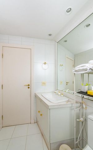 Casa à venda com 700m², 4 quartos e 6 vagas Casa à venda com 700m², 4 quartos e 6 vagasBanheiro da Suíte 3
