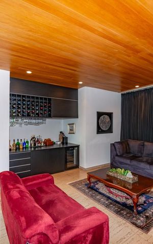 Casa à venda com 700m², 4 quartos e 6 vagas Casa à venda com 700m², 4 quartos e 6 vagasSala 2