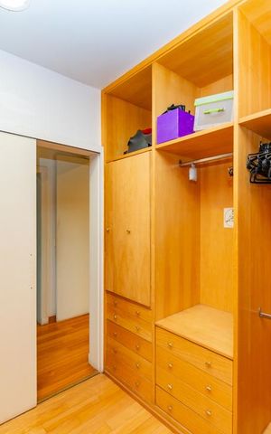 Casa à venda com 700m², 4 quartos e 6 vagas Casa à venda com 700m², 4 quartos e 6 vagasCloset da suíte 1