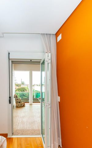 Casa à venda com 700m², 4 quartos e 6 vagas Casa à venda com 700m², 4 quartos e 6 vagasVaranda das Suíte 2 e 3