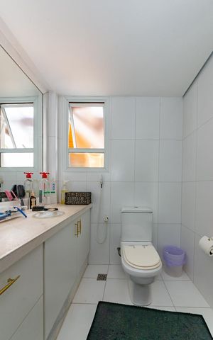 Casa à venda com 700m², 4 quartos e 6 vagas Casa à venda com 700m², 4 quartos e 6 vagasLavabo 2