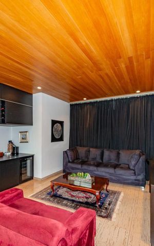 Casa à venda com 700m², 4 quartos e 6 vagas Casa à venda com 700m², 4 quartos e 6 vagasSala 2