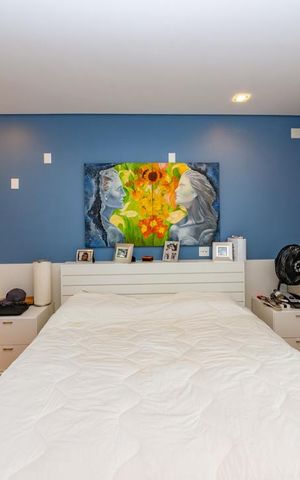 Casa à venda com 700m², 4 quartos e 6 vagas Casa à venda com 700m², 4 quartos e 6 vagasSuíte 4