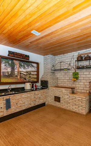Casa à venda com 700m², 4 quartos e 6 vagas Casa à venda com 700m², 4 quartos e 6 vagasLavabo 3
