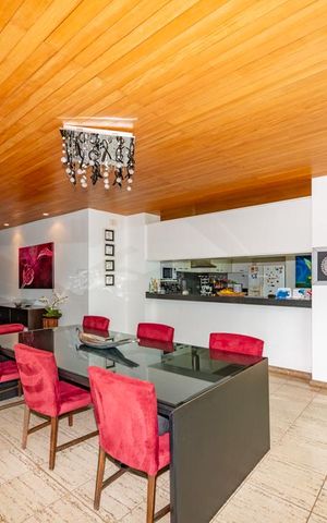 Casa à venda com 700m², 4 quartos e 6 vagas Casa à venda com 700m², 4 quartos e 6 vagasSala 1