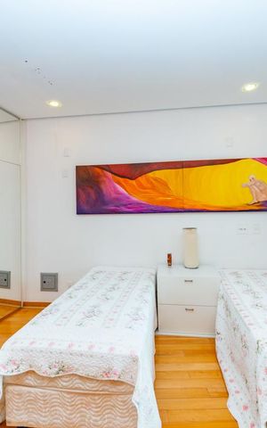 Casa à venda com 700m², 4 quartos e 6 vagas Casa à venda com 700m², 4 quartos e 6 vagasSuíte 2