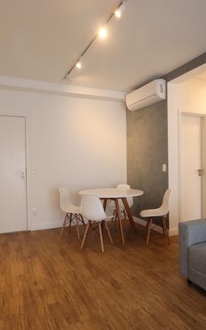 Apartamento para alugar com 77m², 2 quartos e 2 vagasSala