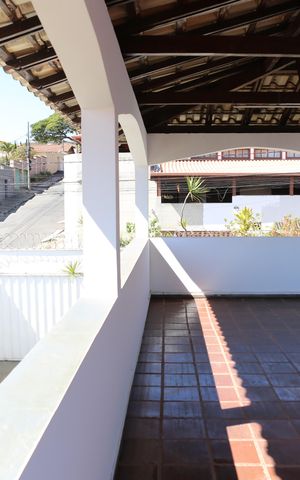 Casa à venda com 350m², 6 quartos e 4 vagasVaranda