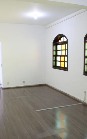 Casa à venda com 350m², 6 quartos e 4 vagasQuarto 3