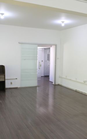 Casa à venda com 350m², 6 quartos e 4 vagasSala