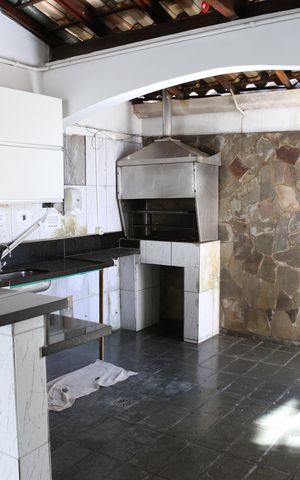 Casa à venda com 350m², 6 quartos e 4 vagasCozinha Externa