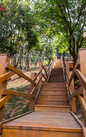 Casa de condomínio à venda com 385m², 4 quartos e 4 vagas Casa de condomínio à venda com 385m², 4 quartos e 4 vagasÁrea comum
