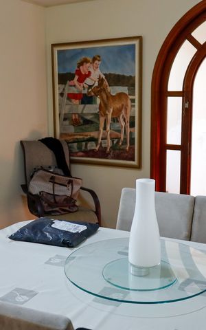 Casa à venda com 250m², 4 quartos e 1 vaga Casa à venda com 250m², 4 quartos e 1 vagaSala