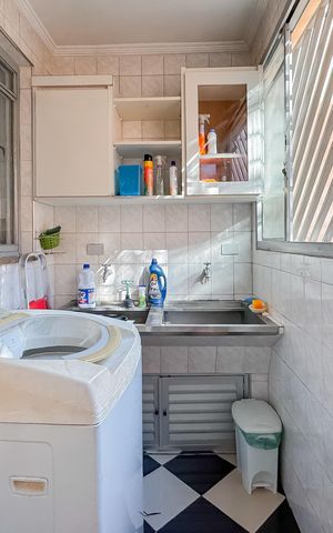 Casa à venda com 194m², 3 quartos e 2 vagas Casa à venda com 194m², 3 quartos e 2 vagasÁrea de Serviço