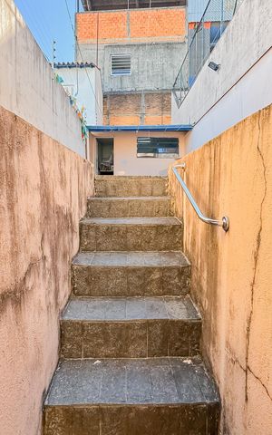 Casa à venda com 194m², 3 quartos e 2 vagas Casa à venda com 194m², 3 quartos e 2 vagasEdícula