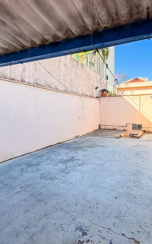 Casa à venda com 194m², 3 quartos e 2 vagas Casa à venda com 194m², 3 quartos e 2 vagasEdícula