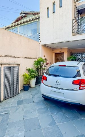 Casa à venda com 194m², 3 quartos e 2 vagas Casa à venda com 194m², 3 quartos e 2 vagasGaragem