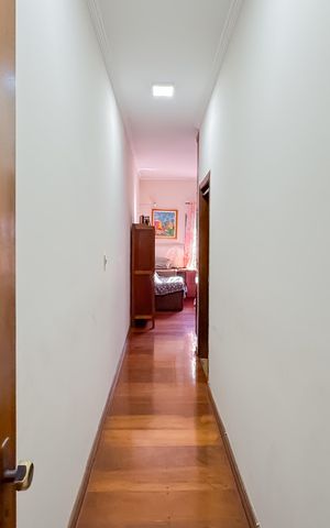 Casa à venda com 194m², 3 quartos e 2 vagas Casa à venda com 194m², 3 quartos e 2 vagasSuíte 3